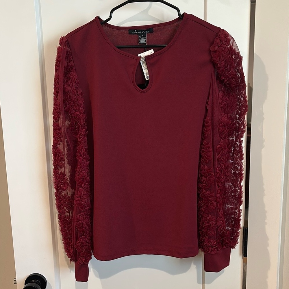 NWT. Zinfandel. Blouse